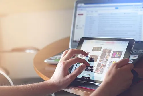 How to Use Facebook Messenger Chatbot to Sell More Products